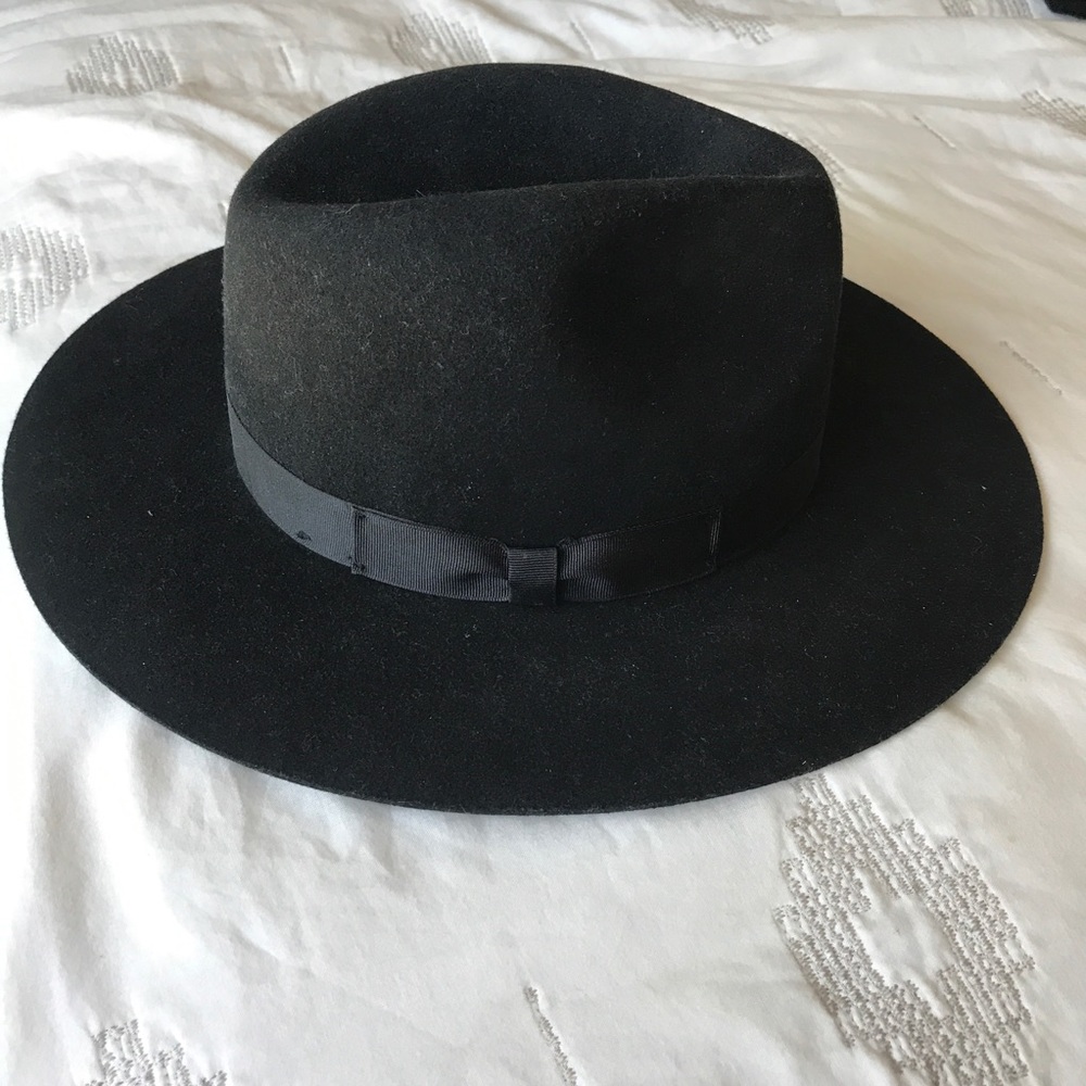 Lack of Color black hat